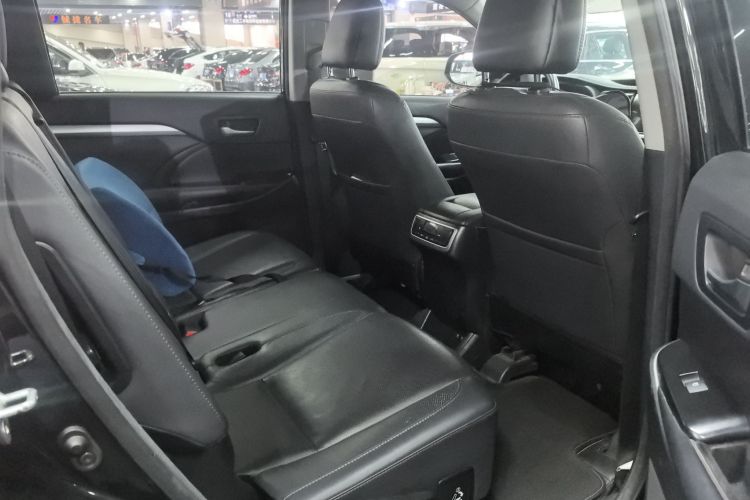 丰田 汉兰达 2018款 2.0T 四驱尊贵版 7座 国V车身外观6011