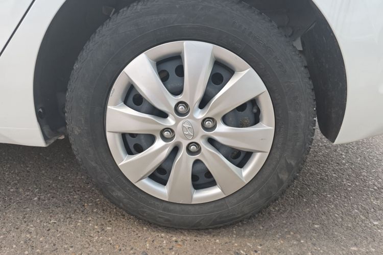 现代 瑞纳 2017款 1.4L 手动焕新版 国VI车身外观6006