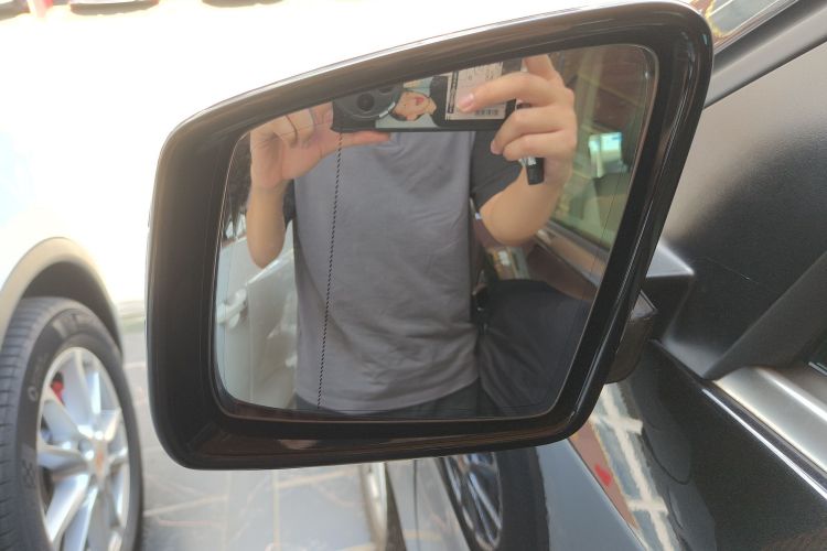 奔驰M级 2014款 ML 400 4MATIC动感型局部细节9001