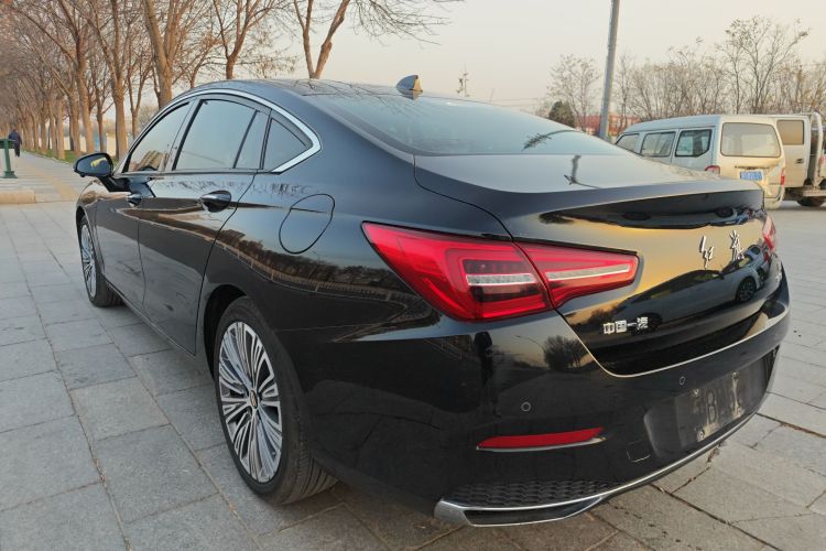 红旗H5 2022款 经典款 改款 1.8T 自动智联旗韵版车身外观6005