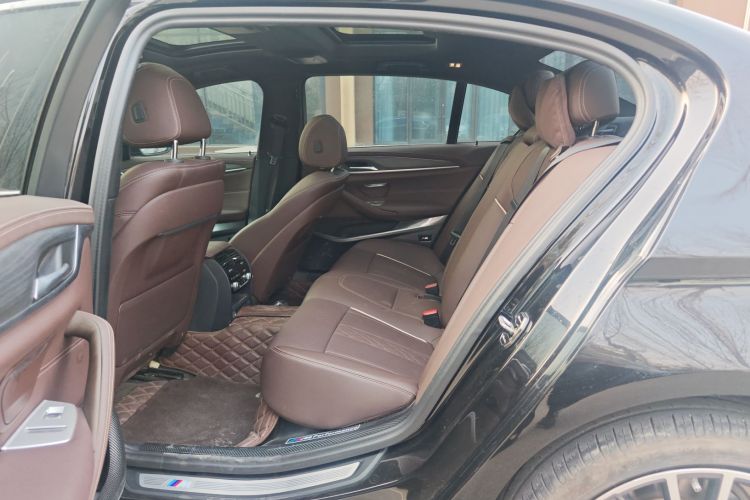 宝马5系 2023款 改款 530Li 领先型 M运动套装中控内饰7002