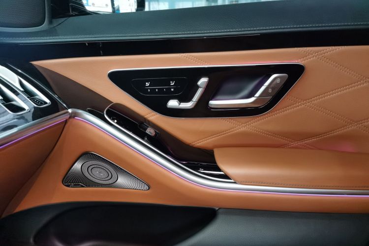 奔驰 迈巴赫S级 2022款 S 480 4MATIC 智臻特别版中控内饰7009