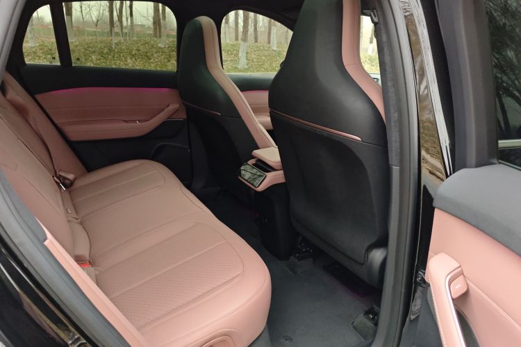 蔚来EC6 2023款 75kWh中控内饰7005