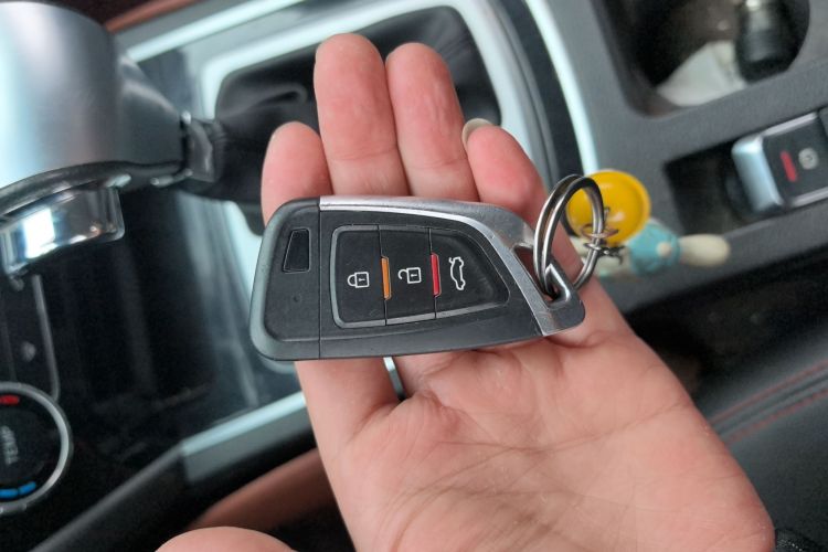 猎豹汽车 猎豹CS10 2017款 2.0T 自动豪华型中控内饰7004