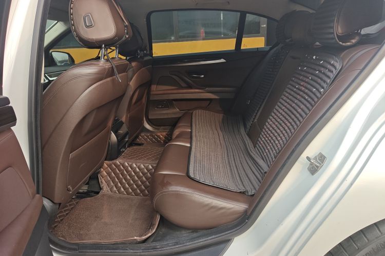 宝马5系 2017款 525Li 豪华设计套装中控内饰7001