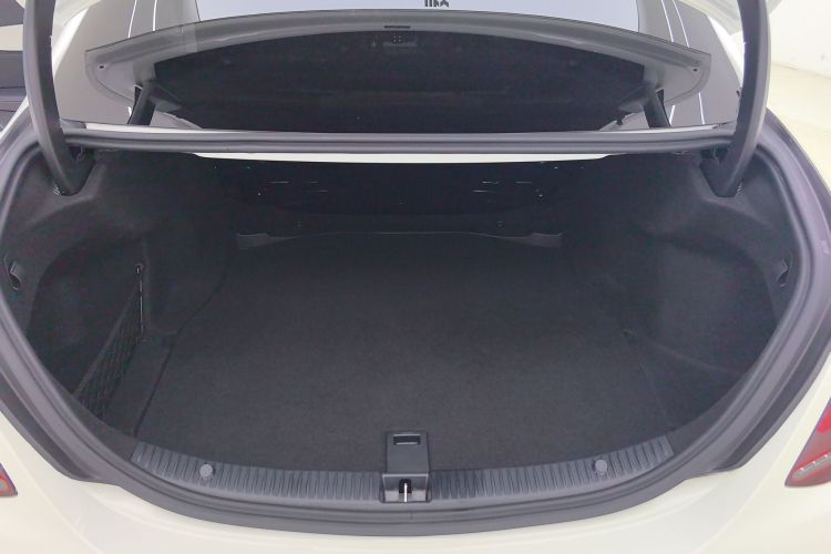 奔驰C级 2019款 C 260 运动版局部细节9001