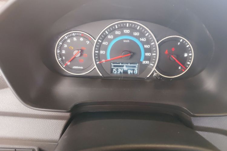 五菱汽车 五菱宏光V 2022款 1.5L劲享版电动助力LAR中控内饰15