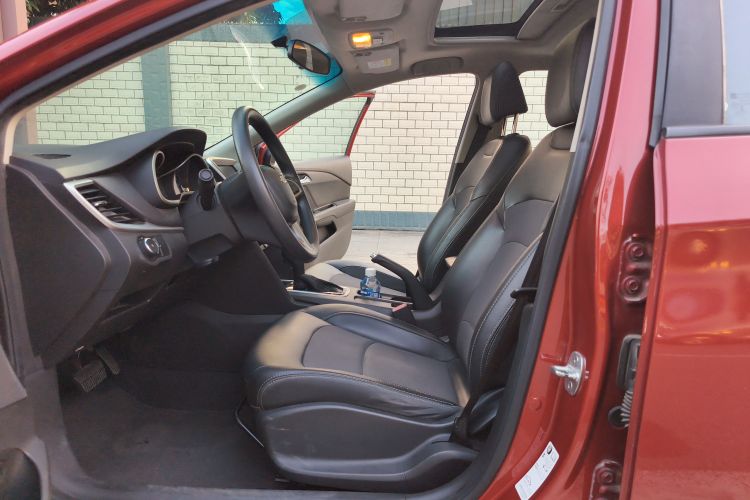 雪佛兰 科沃兹 2019款 325T 双离合欣悦版中控内饰7002