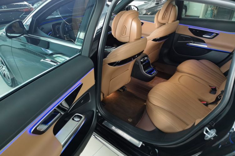 奔驰E级 2025款 E 260 L中控内饰7009