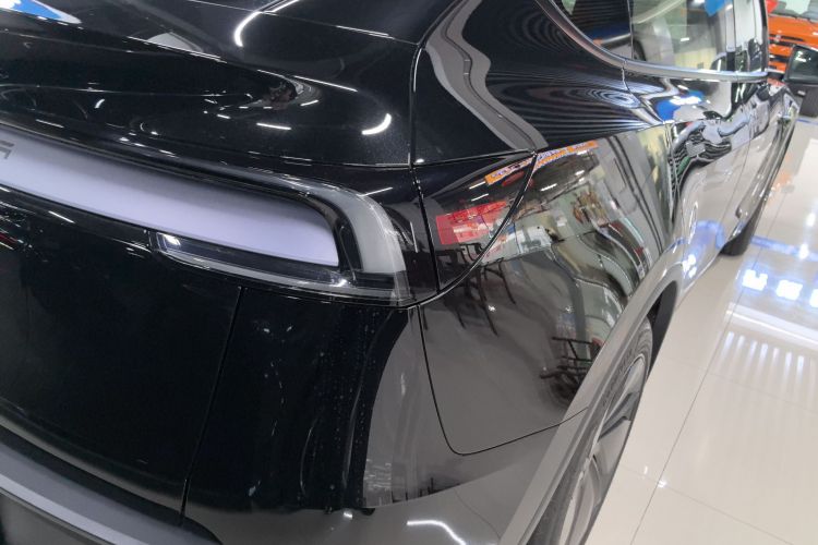 特斯拉 Model Y 2025款 后轮驱动版车身外观6006