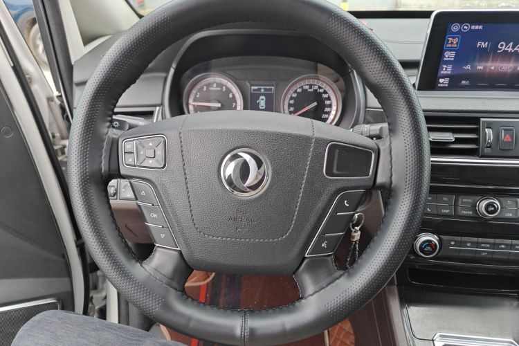 东风风行 风行M6 2019款 1.5T 手动长轴豪华型 7座中控内饰7004