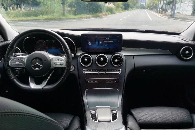 奔驰C级 2020款 改款 C 260 L 运动版中控内饰7003