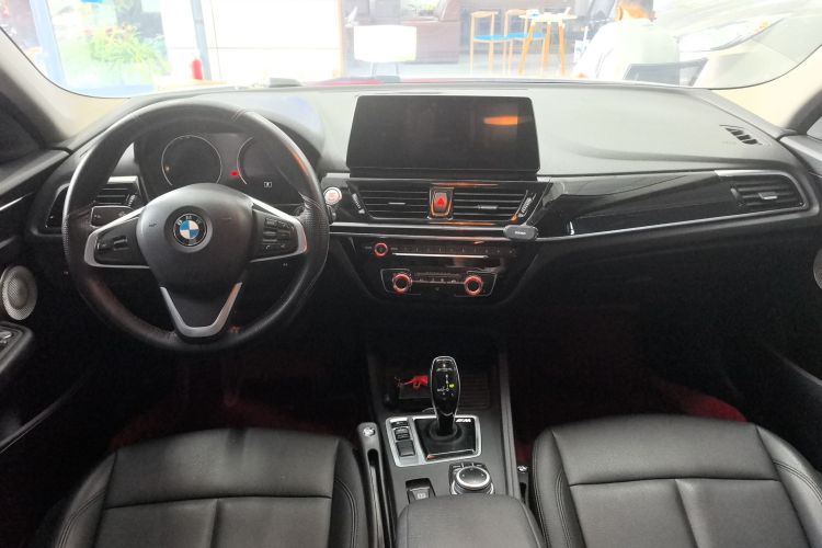 宝马1系 2022款 120i M运动版中控内饰7003