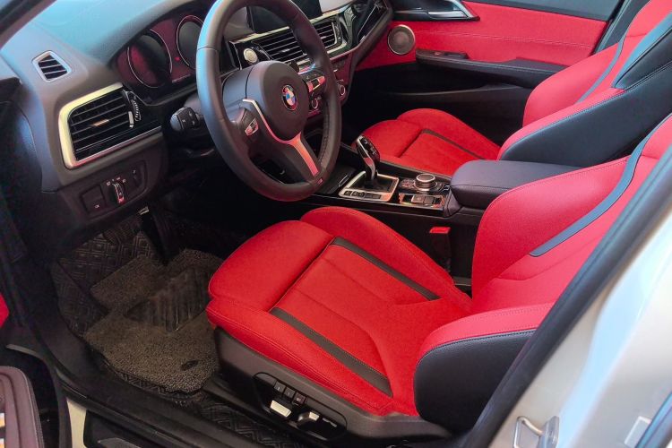 宝马1系 2021款 125i M运动曜夜版局部细节19