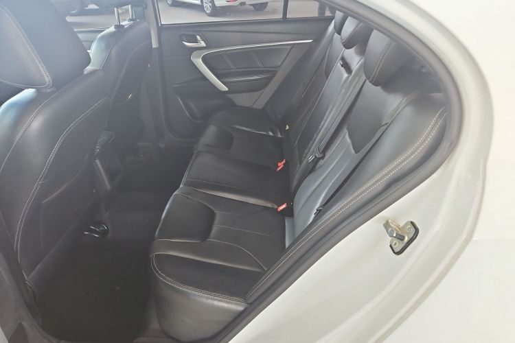 吉利汽车 帝豪 2016款 三厢 1.5L 手动向上版中控内饰7001