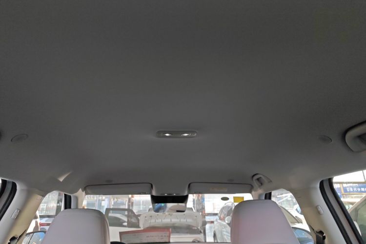 比亚迪 元UP 2025款 智驾版 401KM 活力版中控内饰7005