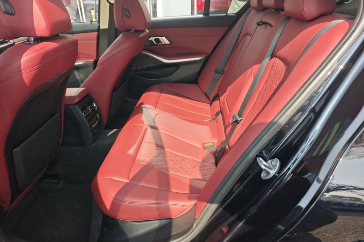 宝马3系 2022款 改款 325i M运动曜夜套装中控内饰7001