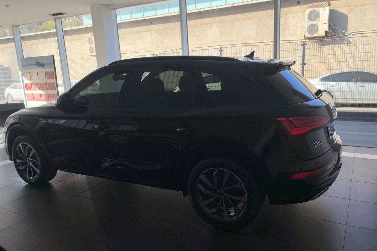 奥迪Q5L 2025款 40 TFSI 豪华动感型车身外观6005