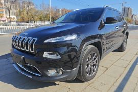 Jeep 自由光 2020款 2.0L 两驱经典运动版