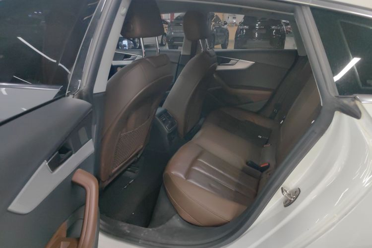 奥迪A5 2017款 Sportback 45 TFSI 时尚型中控内饰7001