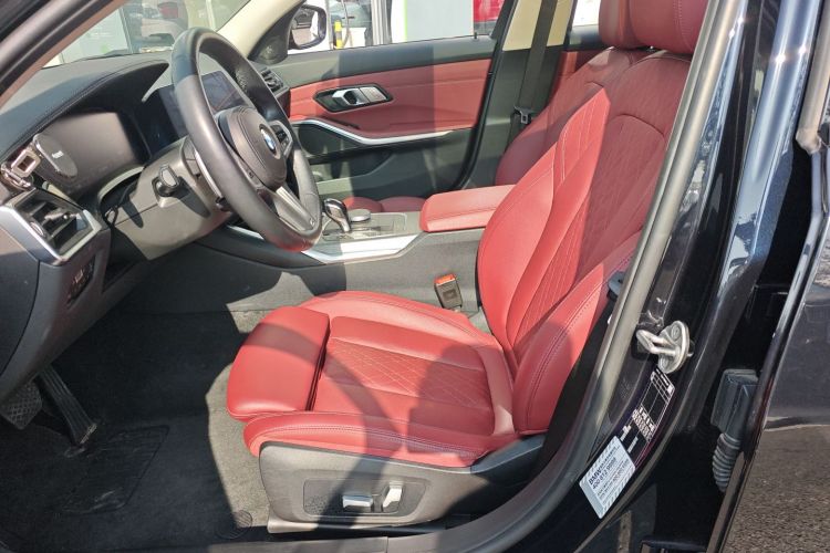 宝马3系 2022款 改款 325i M运动曜夜套装中控内饰7002