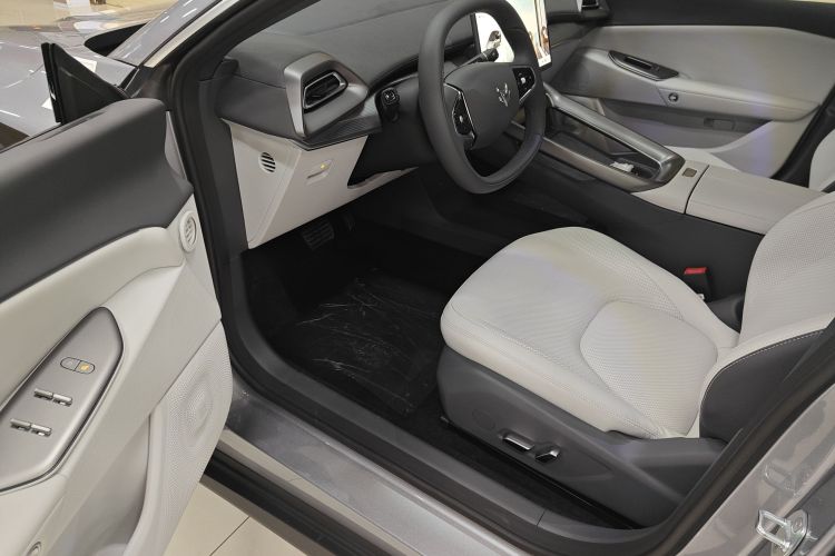 ARCFOX极狐 极狐 阿尔法S5 2025款 改款 560PRO 185kW中控内饰7002