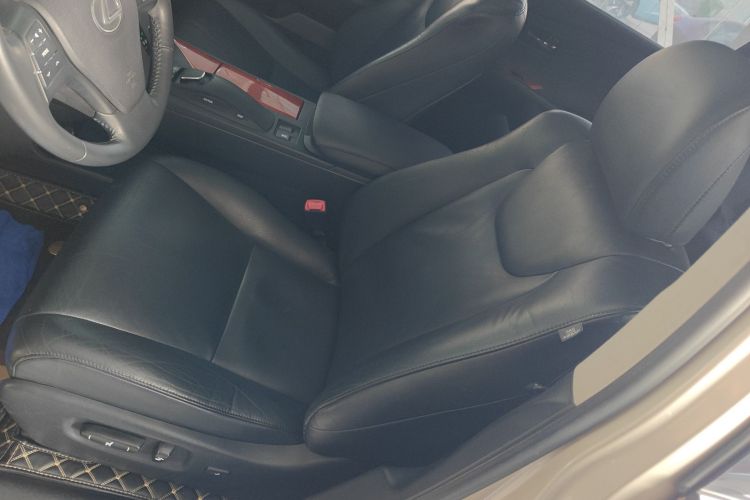 雷克萨斯RX经典 2011款 270 豪华版局部细节19