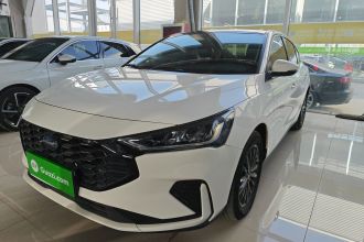 福特 福克斯 2022款 三厢 EcoBoost 180 自动竞速版