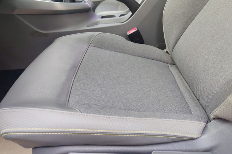 宝骏RC-5 2020款 1.5L 手动智耀豪华型中控内饰7003