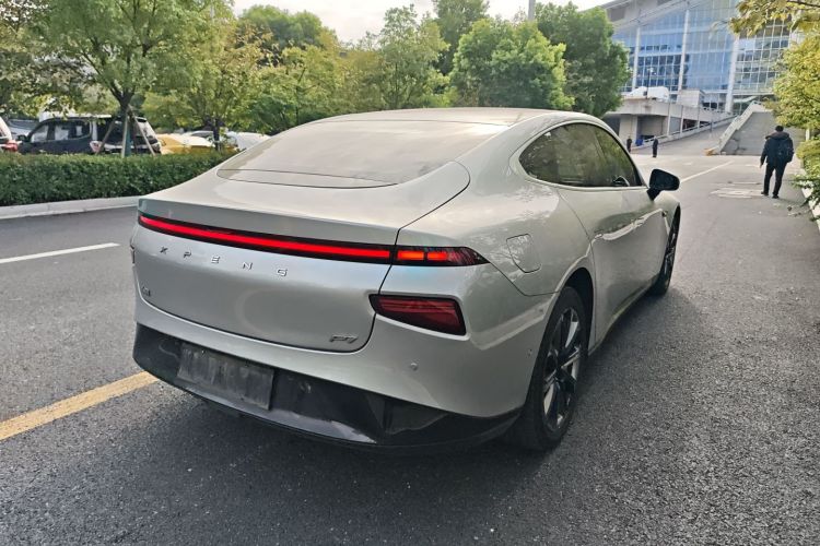 小鹏P7 2022款 670N+车身外观6005