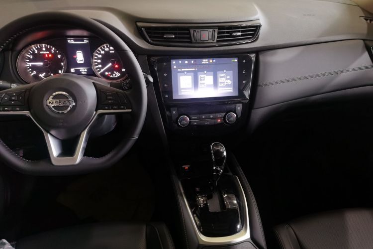 日产 奇骏 2023款 经典 2.0L 两驱智联舒享版中控内饰7003