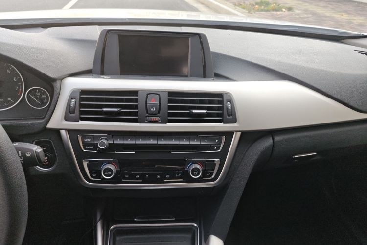 宝马3系 2015款 320Li 超悦版时尚型中控内饰7005