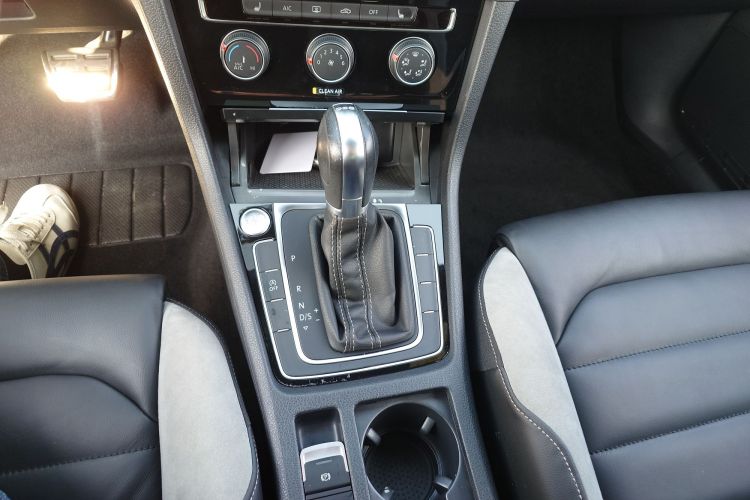 大众 高尔夫 2020款 挚爱版 280TSI DSG R-Line局部细节18