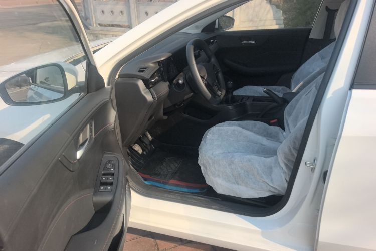 荣威i5 2023款 1.5L 手动舒享版中控内饰7002