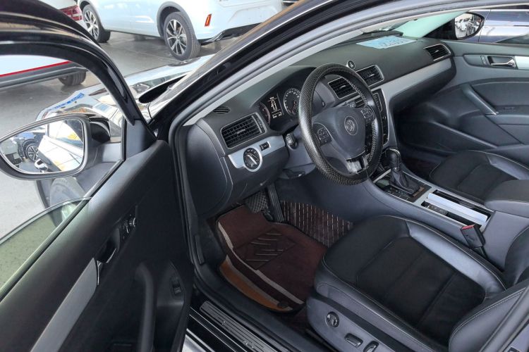 大众 帕萨特 2015款 1.8TSI DSG尊荣版中控内饰7002