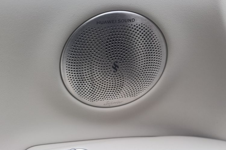 鸿蒙智行 享界S9 2024款 纯电 Ultra 四驱旗舰版中控内饰7004