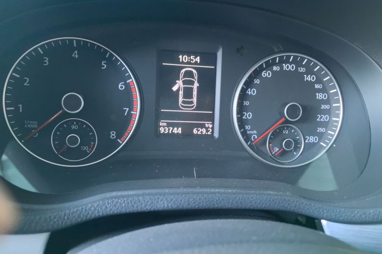 大众 帕萨特 2015款 1.8TSI DSG尊荣版中控内饰15