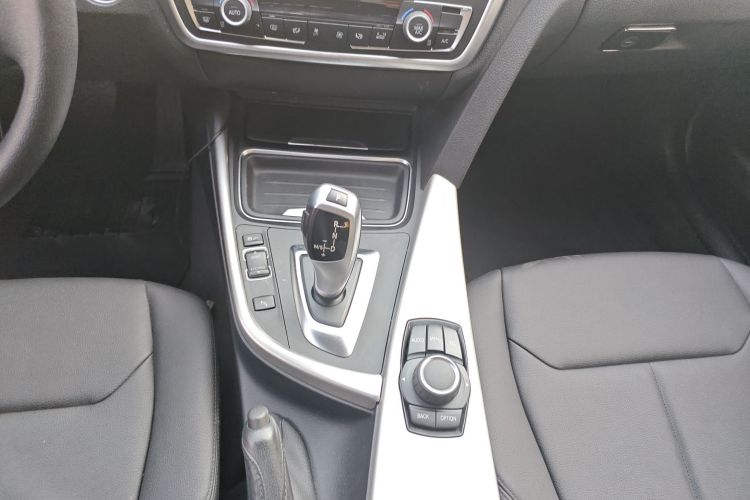 宝马3系 2015款 320Li 超悦版时尚型中控内饰7004