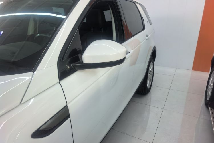 路虎 发现神行 2017款 2.0T SE局部细节9001