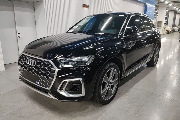 奥迪Q5L 2022款 改款 45T 豪华动感型车身外观1