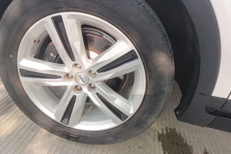 众泰T700 2017款 1.8T 双离合尊贵型车身外观6015