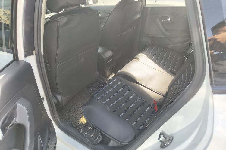 大众 Polo 2016款 1.4L 自动风尚型中控内饰7003