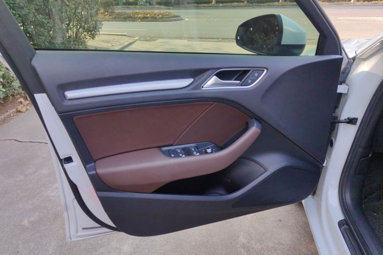 奥迪A3 2016款 Sportback 35 TFSI 风尚型中控内饰7001