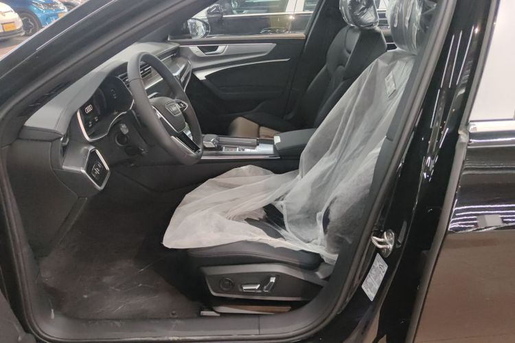 奥迪A6L 2025款 改款 40 TFSI 豪华动感型中控内饰7002