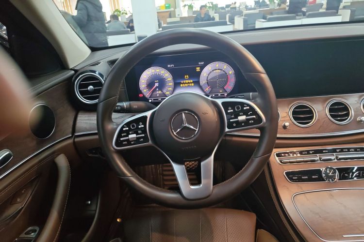 奔驰E级 2020款 改款 E 260 L局部细节13