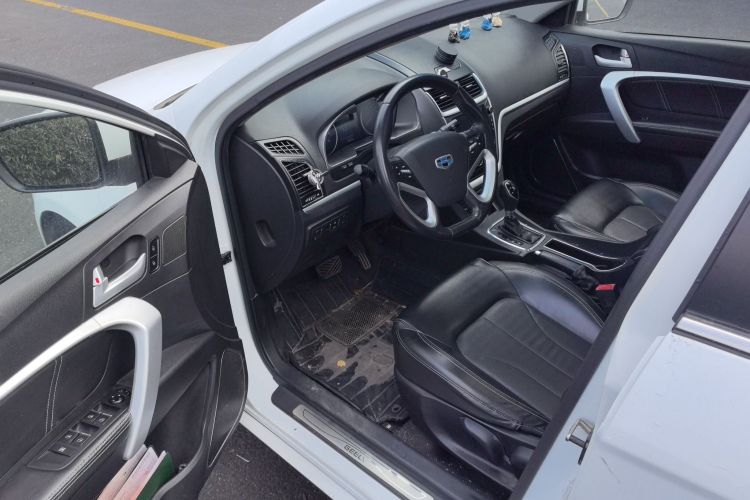 吉利汽车 帝豪 2016款 三厢 1.5L CVT向上版中控内饰7002