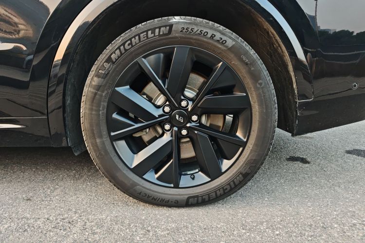 理想汽车 理想L8 2023款 Pro车身外观6007