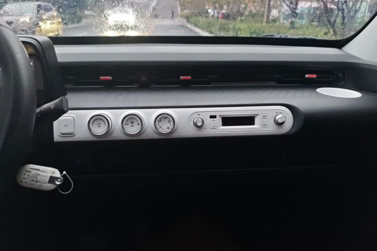 五菱汽车 宏光MINIEV 2022款 GAMEBOY 200km 玩咖款 磷酸铁锂局部细节16