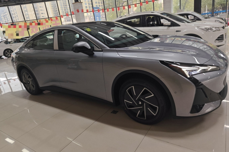 ARCFOX极狐 极狐 阿尔法S5 2025款 改款 560PRO 185kW车身外观6002