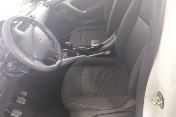 雪铁龙 爱丽舍 2017款 1.6L 手动时尚型局部细节19